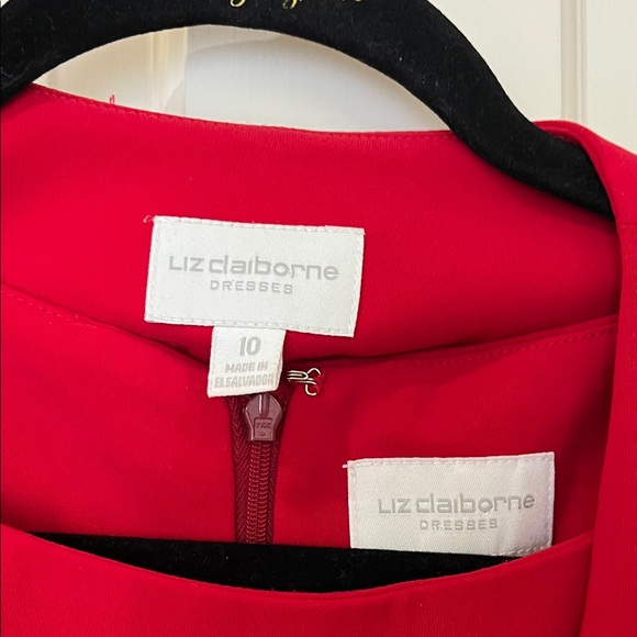 Elegant Red Women's Dress - Picture 11 of 14